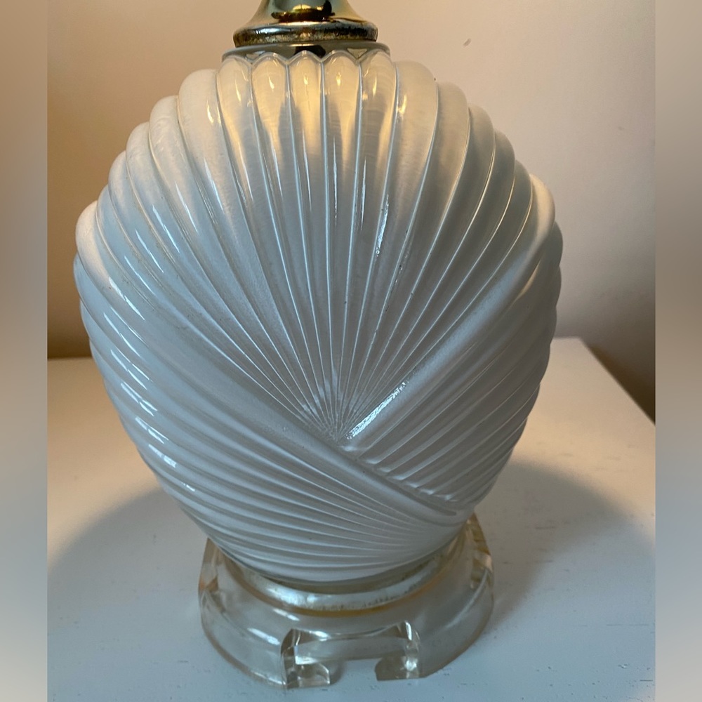 Vintage Novelty Crystal Corp Art Deco White Glass Lamp
